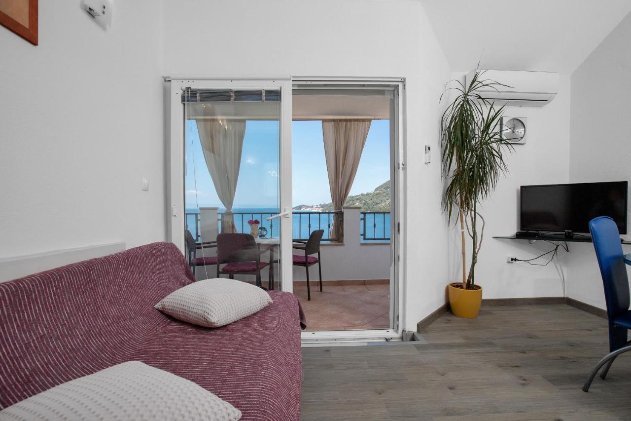 Apartment Apartments By The Sea Drasnice, Makarska - 2581 Drasnice